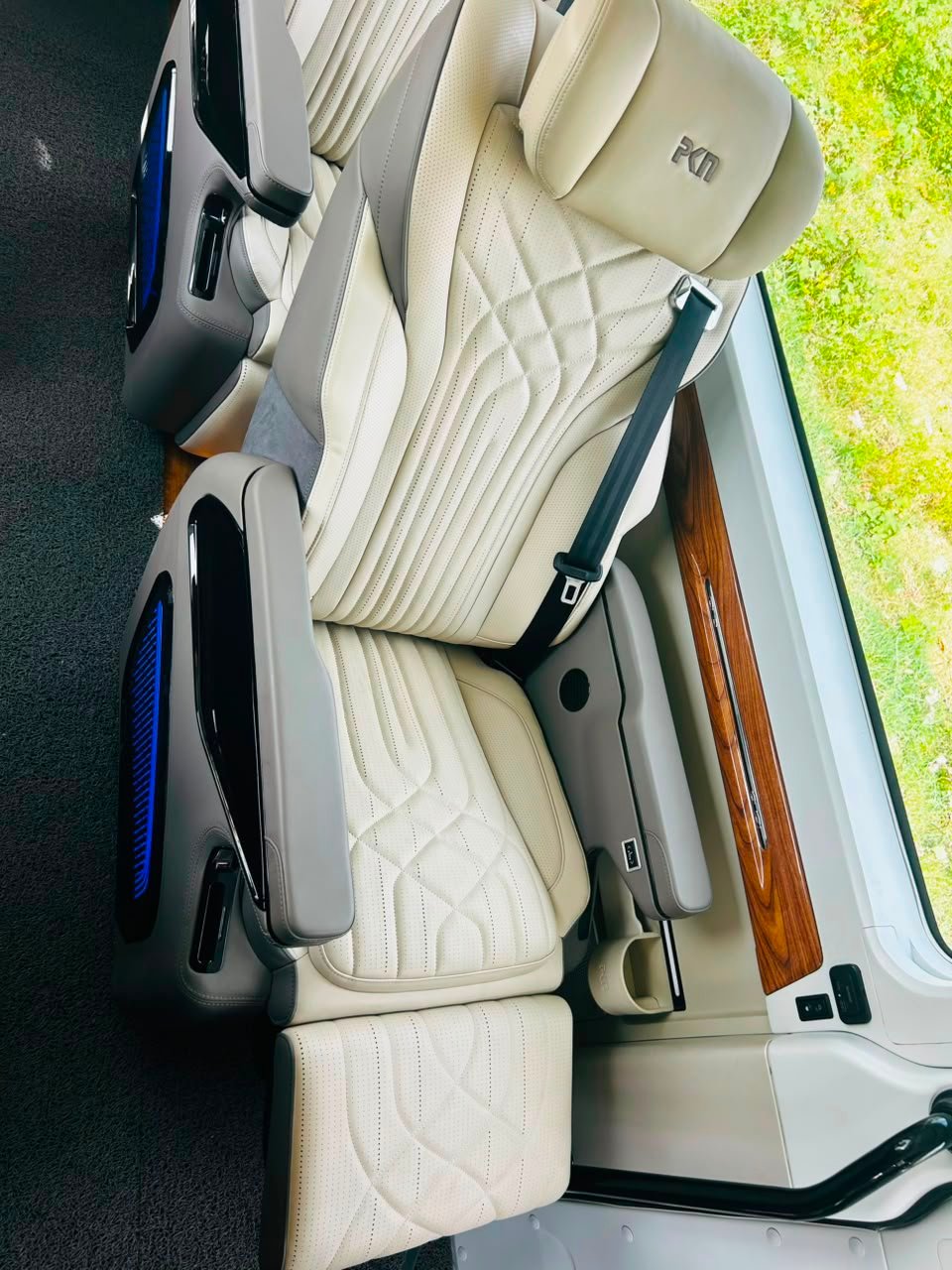 Executive Van Seating Arrangement