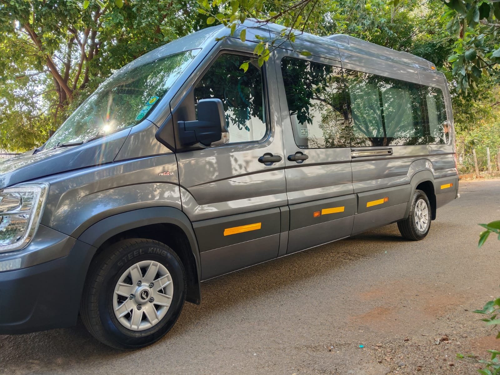 Force Urbania Luxury Van