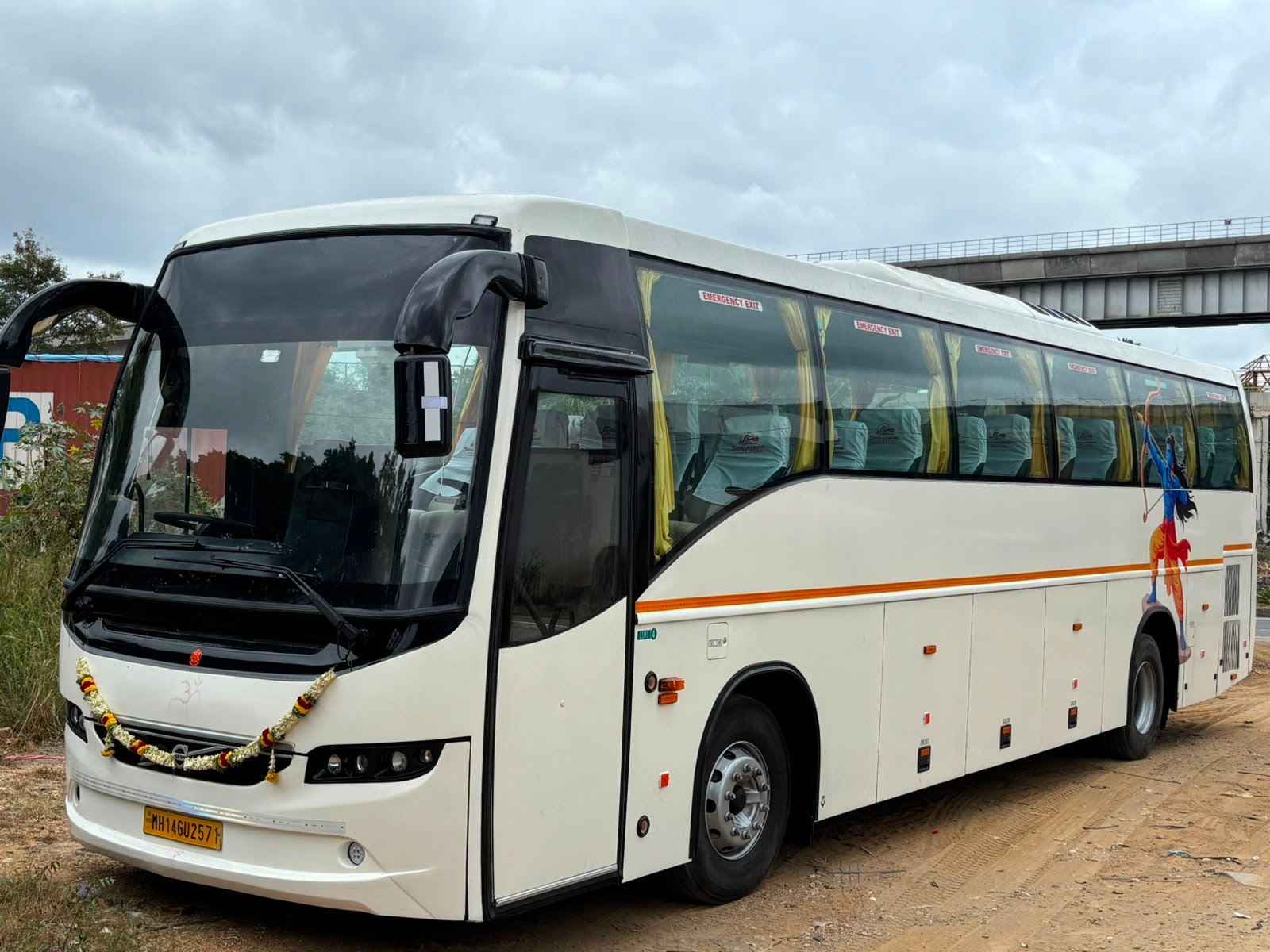 VOLVO 45 SEATER LUXURY Bus Side View